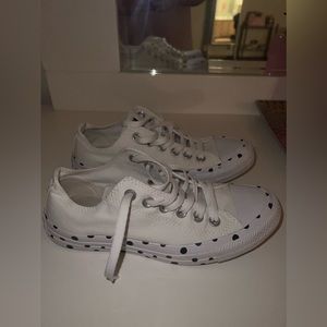 Converse Size 7 White and black